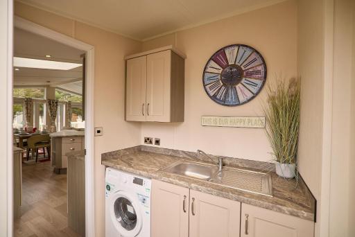 The Crucible lodge with Hot Tub - Housity