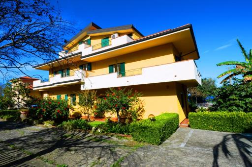 Appartamenti Del Sole - Housity