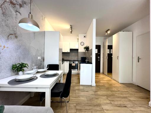 Matejki Apartment ~ Self Check-In 24 ~ Parking - Housity