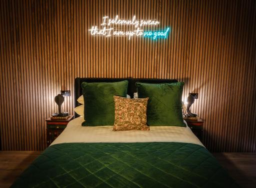 Ricky Road Guest House - "Wizard Studio Room" Available to Book Now - Housity