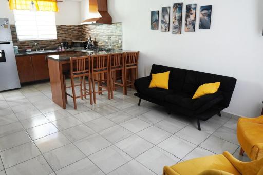 Beautiful entire House in a private condominium - Housity