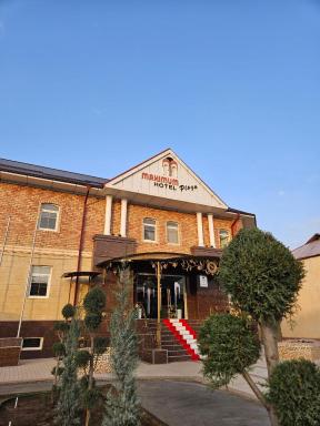 Maximum Hotel - Housity