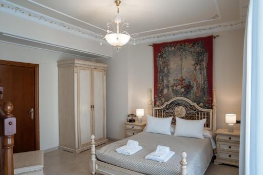 Hotel Kazar - Housity