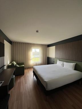 Brit Hotel Le Cottage Le Mans Sud - Housity