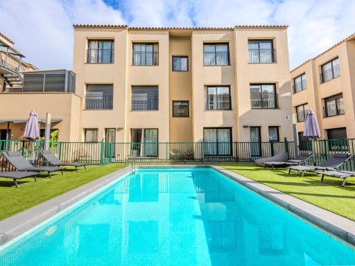 Castell Beach Aparthotel - Housity