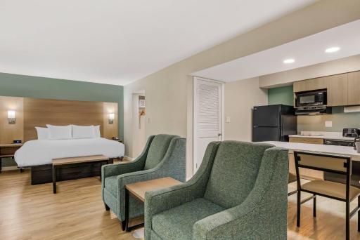 MainStay Suites Springfield South - Battlefield Rd - Housity