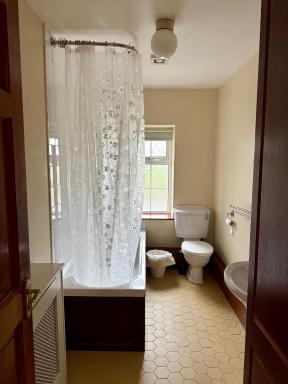 Beachfront Beachfront Cottage - 3 bedrooms - Housity