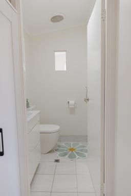 The Lake Guesthouse - Housity
