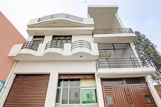 SPOT ON ROYAL BLUE MOON HOTEL - Housity