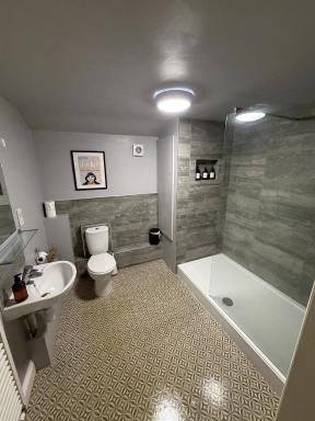 The Cherry Tree - Housity