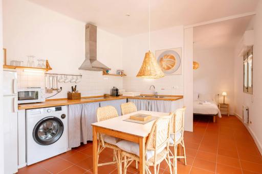 T4 · Beachside escape with unbeatable views - Housity