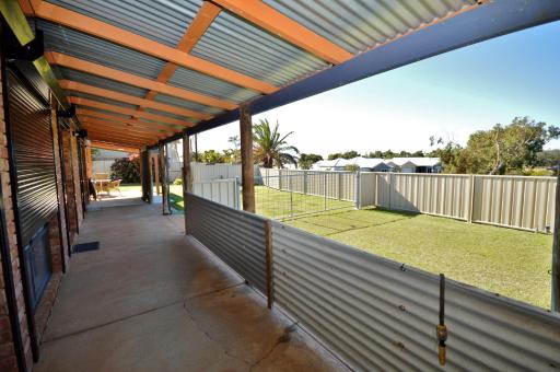 Rossys Retreat - Kalbarri WA - Housity