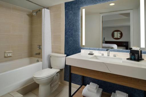 Sheraton Tampa Brandon Hotel - Housity