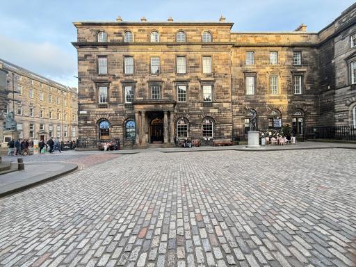 Parliament Square - Royal Mile - Housity
