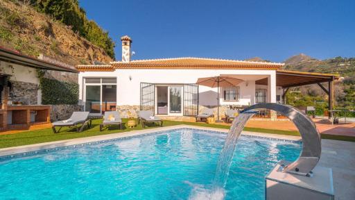 Villa Rosa de Cómpeta Canillas de Albaida by Ruralidays - Housity