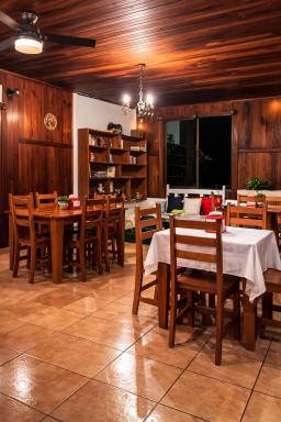 Hotel y Restaurante Las Tablitas - Housity