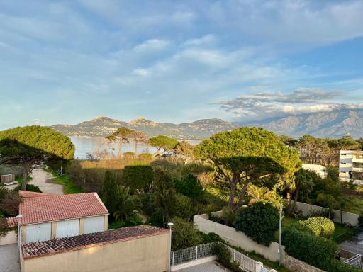 T2 VUE MER accès plage - Housity