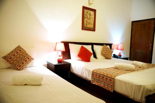 Kandy Moon Hills Hotel - Housity