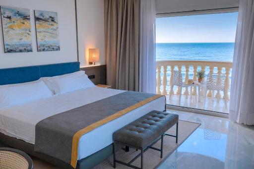 URH Sitges Playa - Housity