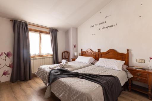 Hostal La Balsá - Housity