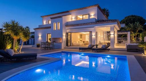 VACATION MARBELLA I Villa Lina, Golf Valley, Private Heated Pool, Jacuzzi, Close to the Marina - Housity