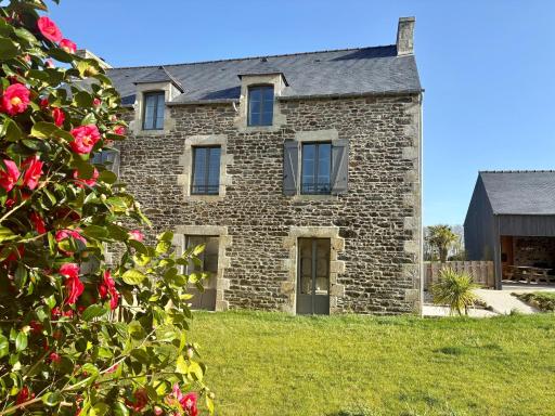 Lovely holiday cottage in Corseul - Housity