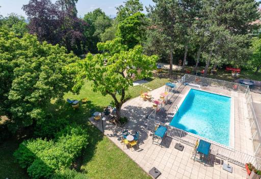 B&B HOTEL Lyon Nord 4 étoiles - Housity
