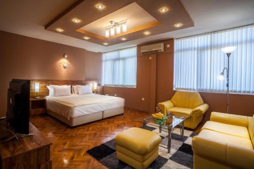 Panorama Top Floor Rooms in Hotel Tundzha - Housity