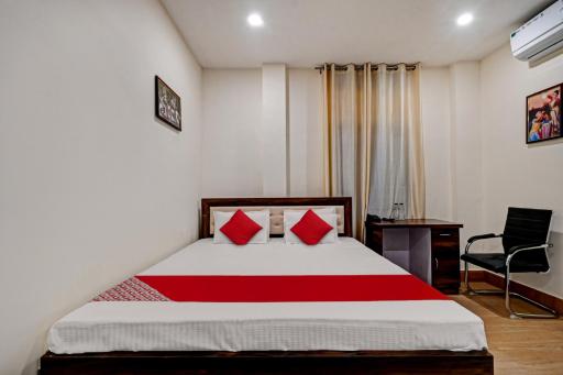 Super OYO Flagship Axom Inn - Housity