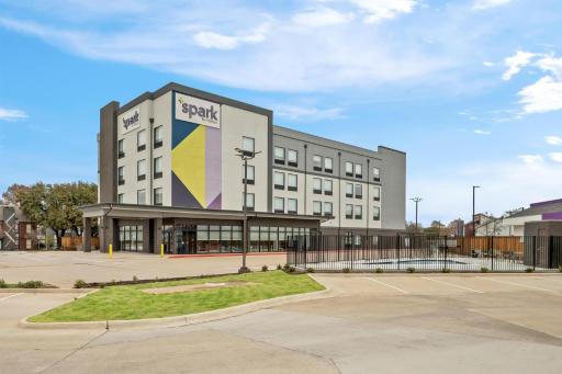Spark By Hilton Garland Dallas East - Housity