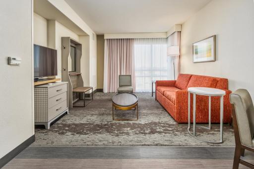 Holiday Inn Hotel & Suites Memphis-Wolfchase Galleria, an IHG Hotel - Housity