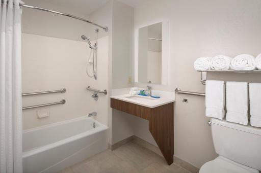Holiday Inn Express San Antonio North Riverwalk Area, an IHG Hotel - Housity