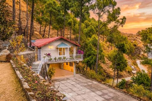 StayVista at Destine Cottage with Complimentary Breakfast - Hizvo
