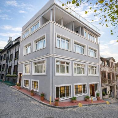 Emirhan Guesthouse & Suites - Housity