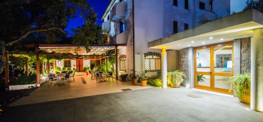 Hotel Il Querceto - Housity
