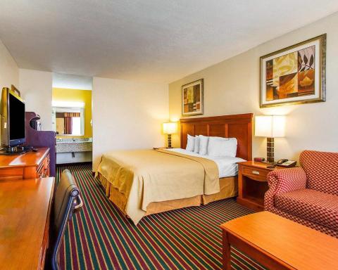 Quality Inn Dyersburg I-155 - Housity