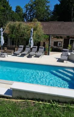 La Bergerie et sa piscine chauffée - Housity
