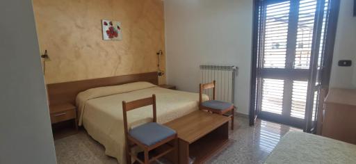 Hotel Edelweiss - Housity