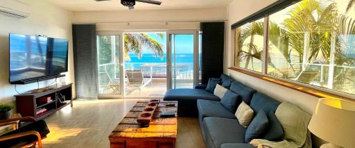 Panoramic Views Two Decks 1st Row Ocean Kite Beach - Housity