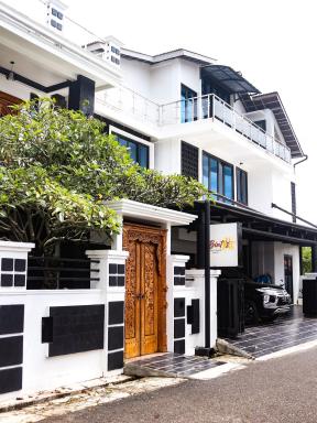 Bints Guesthouse Syariah - Housity