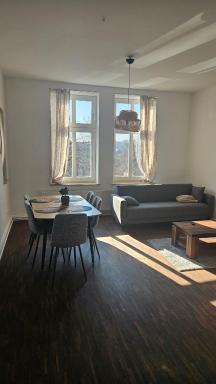 Die Schöne Wohnung am Stade Bahnof - Housity