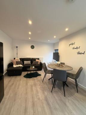 Cosy 2-Bedroom Flat in the heart of Melton Mowbray, Leicestershire - Housity