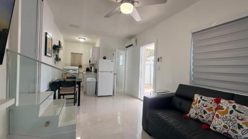Comfortable modern apartment- central location. - Housity