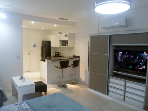 Dzain 1 - PISCINA -Gym- Cochera - Parrilla- Playromm- cercania Garrahan, favaloro, Britanico - Housity