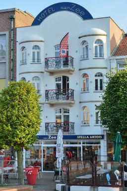 Hotel Aan Zee - Housity