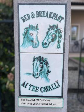 B&B Ai Tre Cavalli - Housity