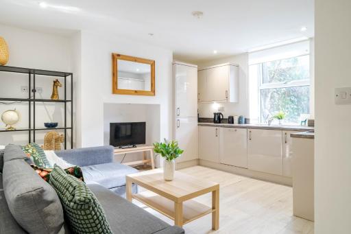 Stunning Flat in Chapel Allerton - Leeds Sleeps 4 - Housity