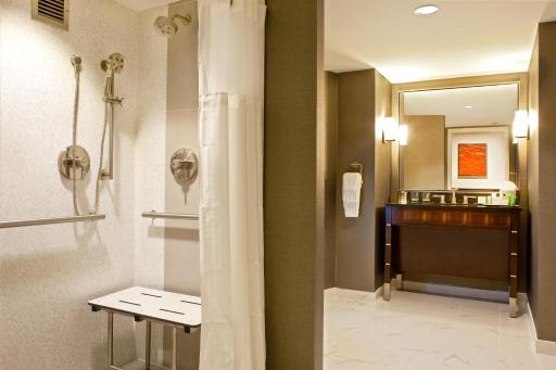 Hilton Nashville Downtown - Housity