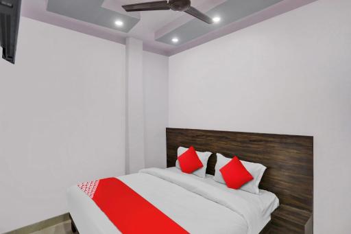 OYO Flagship Green Hotel - Housity