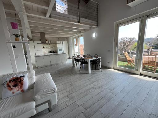 Charme Lake Loft - Housity